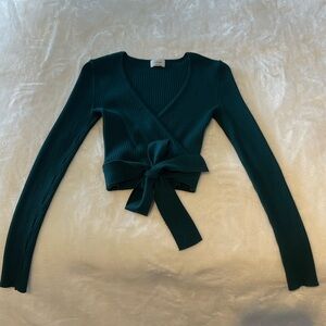 Wilfred Aritzia Cropped Wrap Top💚